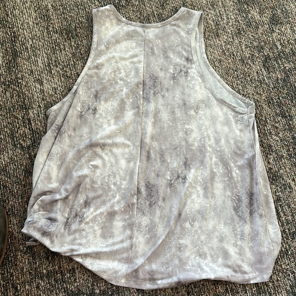 Marble side tie tank - Picture 4 of 4